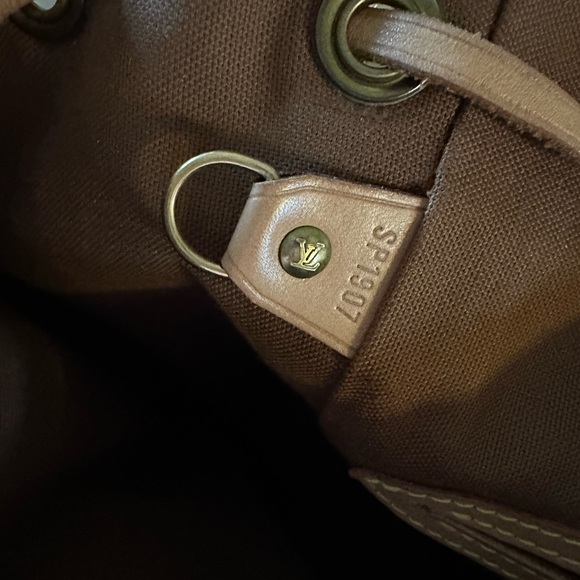 Backpack - Picture 7 of 8